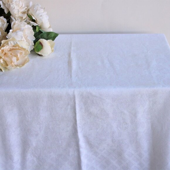 Vintage 1950s 1960s Tablecloth, White Damask Rectangular Tablecloth With Rose - Picture 9 of 10